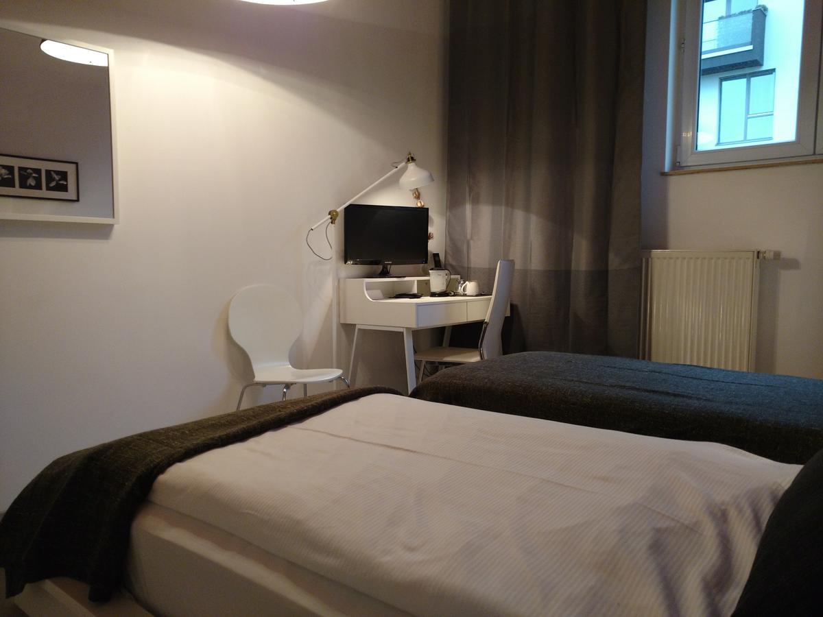 Midi Inn Parkhotel Mitte Berlim Exterior foto